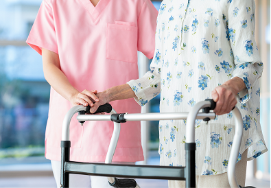 看取り対応、機能回復訓練（リハビリ）に対応